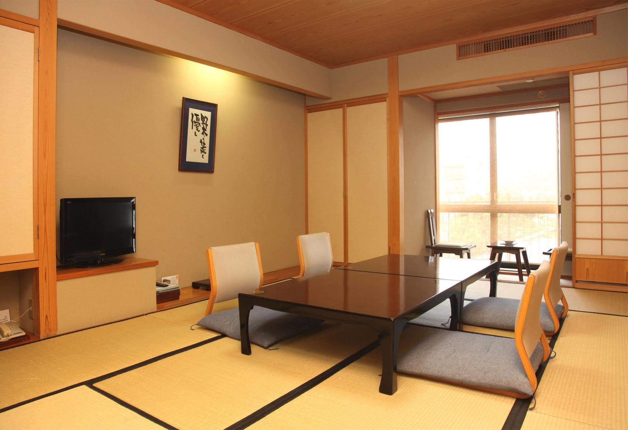 Hotel Yorozuya Annex Yurakuan à Yamanouchi  Extérieur photo